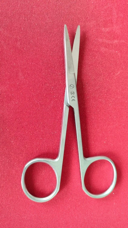 Basicmed Schere spitz/stumpf, steril